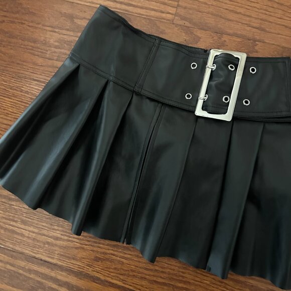 Gyaru Mini Skirt Kpop Aesthetics Pleated Faux Leather Mini Skirt Size Medium - Picture 8 of 14